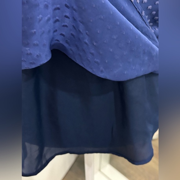 Beyond Vintage Fashioned by Scoop Top 100% silk - Picture 5 of 8